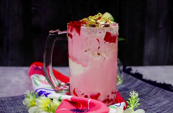Beat the Heat: 10 Pakistani Drinks to Keep You Refreshed All Summer