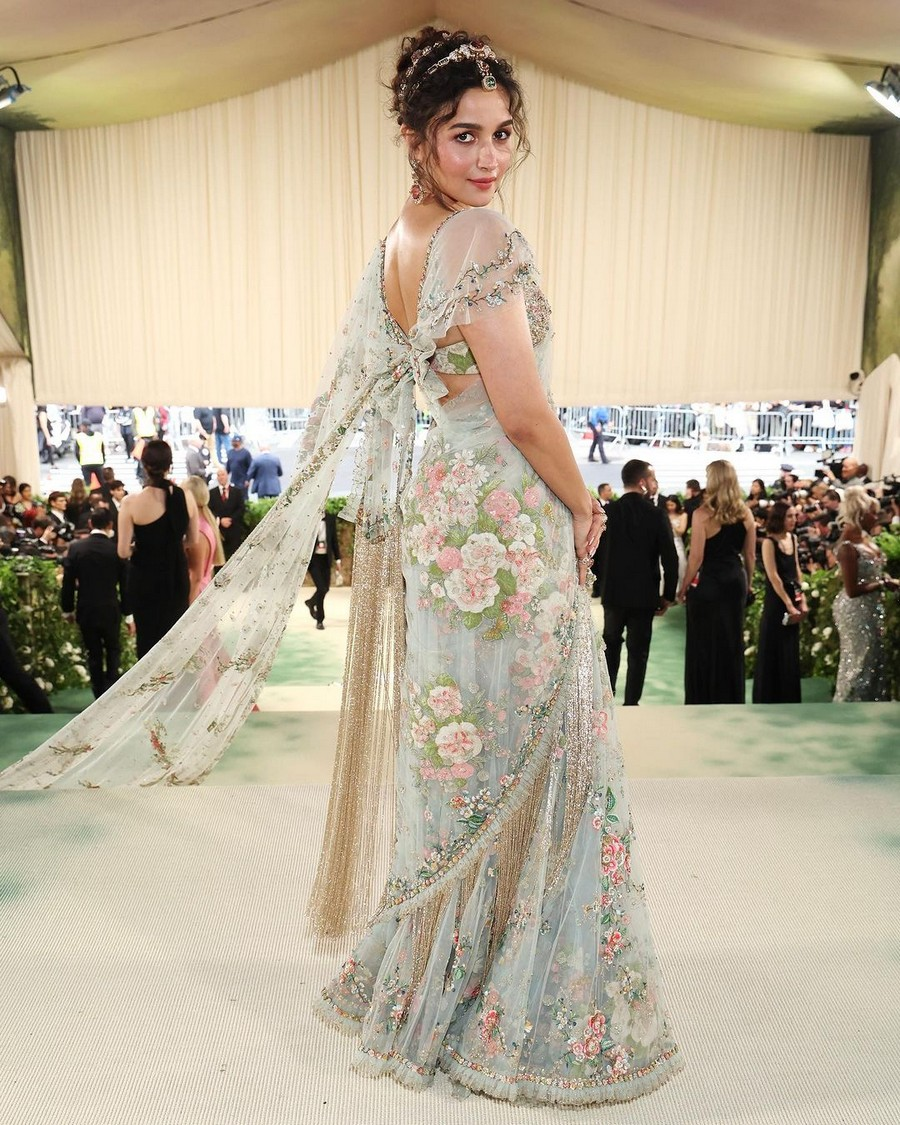 
Fashion Fairy Tale: Alia Bhatt Reigns Supreme in Sabyasachi Saree at 2024 Met Gala!
