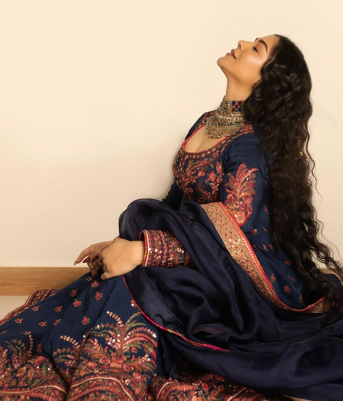 Is Humaima Malick's Fashion Choice Pushing Boundaries or Crossing Lines?