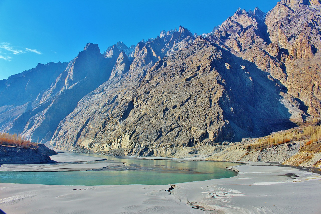 Hunza Valley: Where Nature Lovers and History Enthusiasts Unite