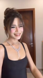 Aima Baig Faces Jewelry Criticism